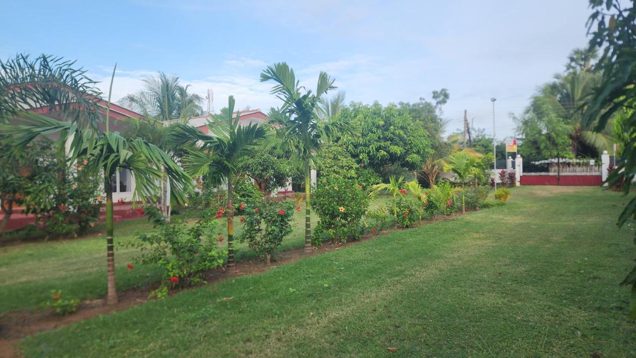 Jeys Place นิลาเวลี ภายนอก รูปภาพ