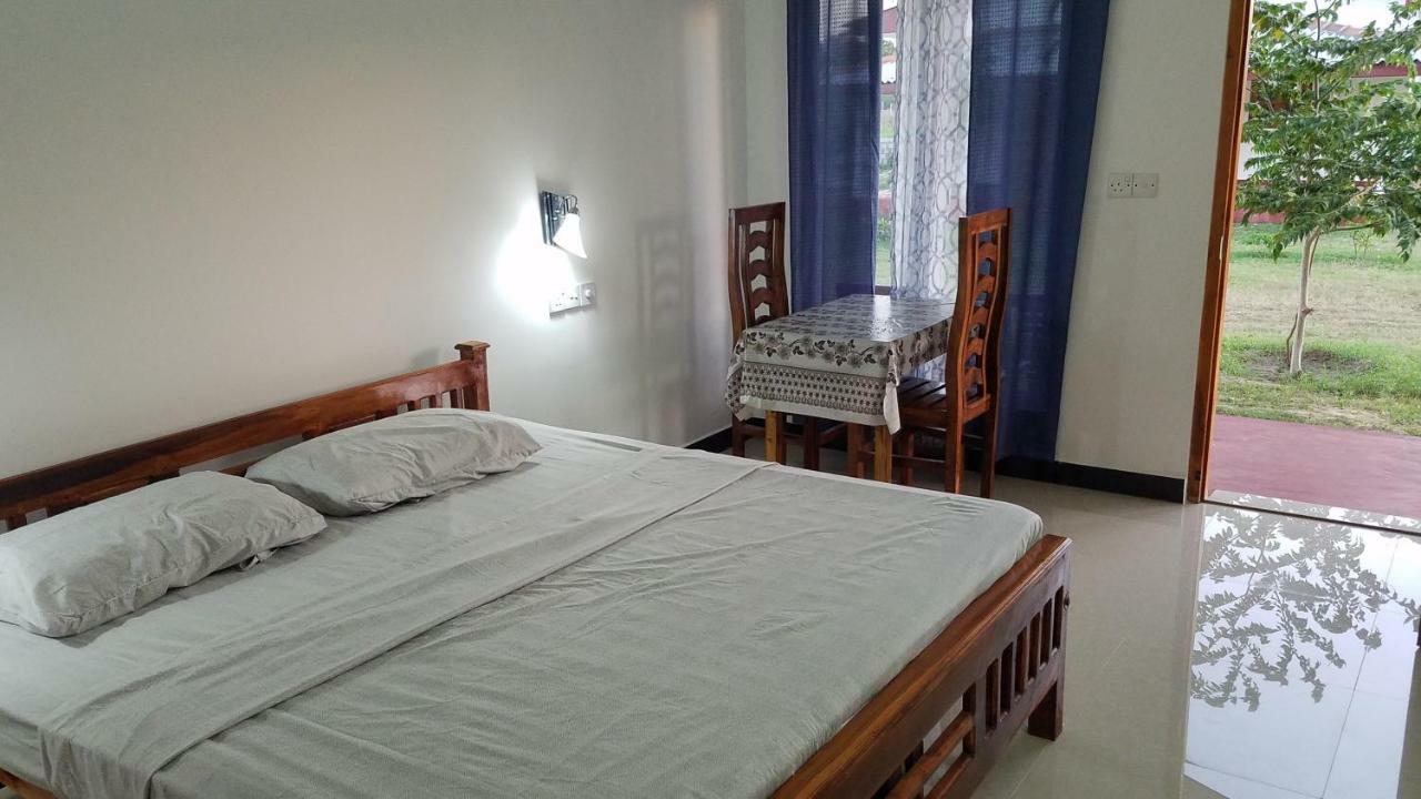 Jeys Place นิลาเวลี ภายนอก รูปภาพ