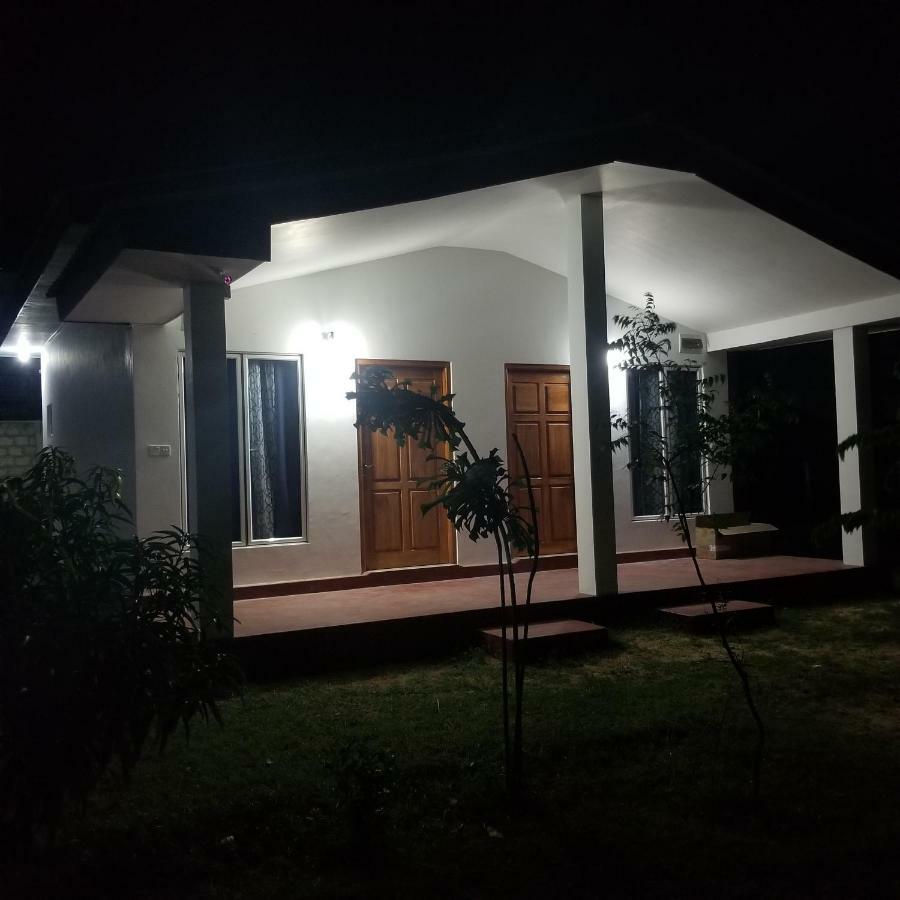Jeys Place นิลาเวลี ภายนอก รูปภาพ